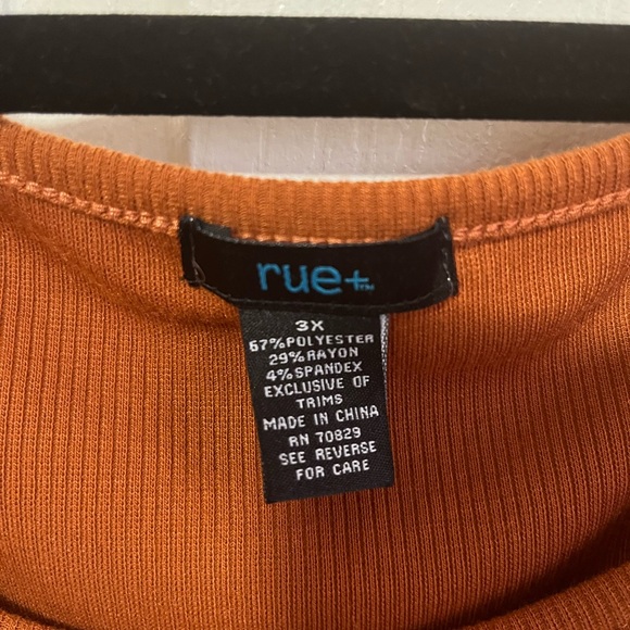 A brown 3X blouse from Rue 21. Worn only once it’s like brand new. - Picture 2 of 4